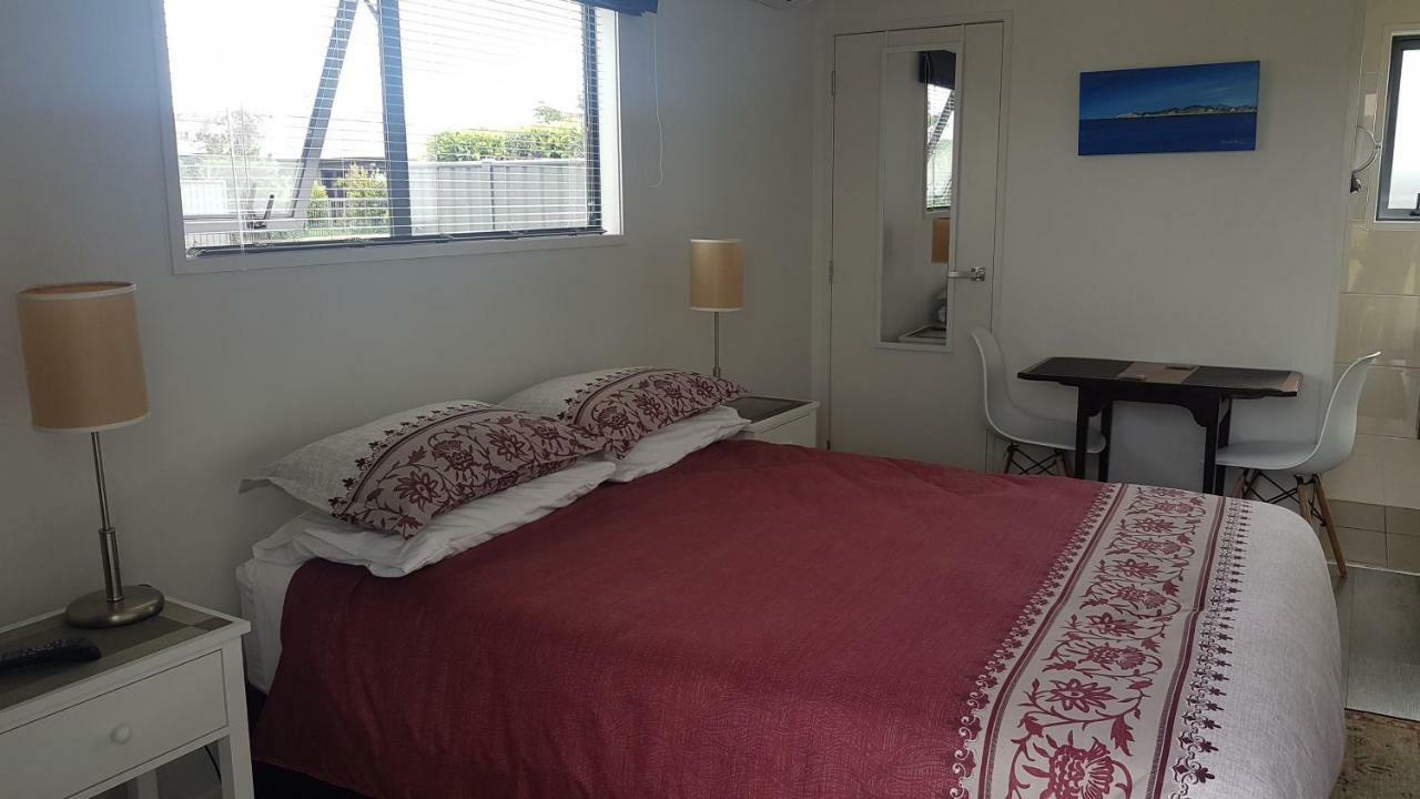 Accommodation In Frimley Hastings Zewnętrze zdjęcie